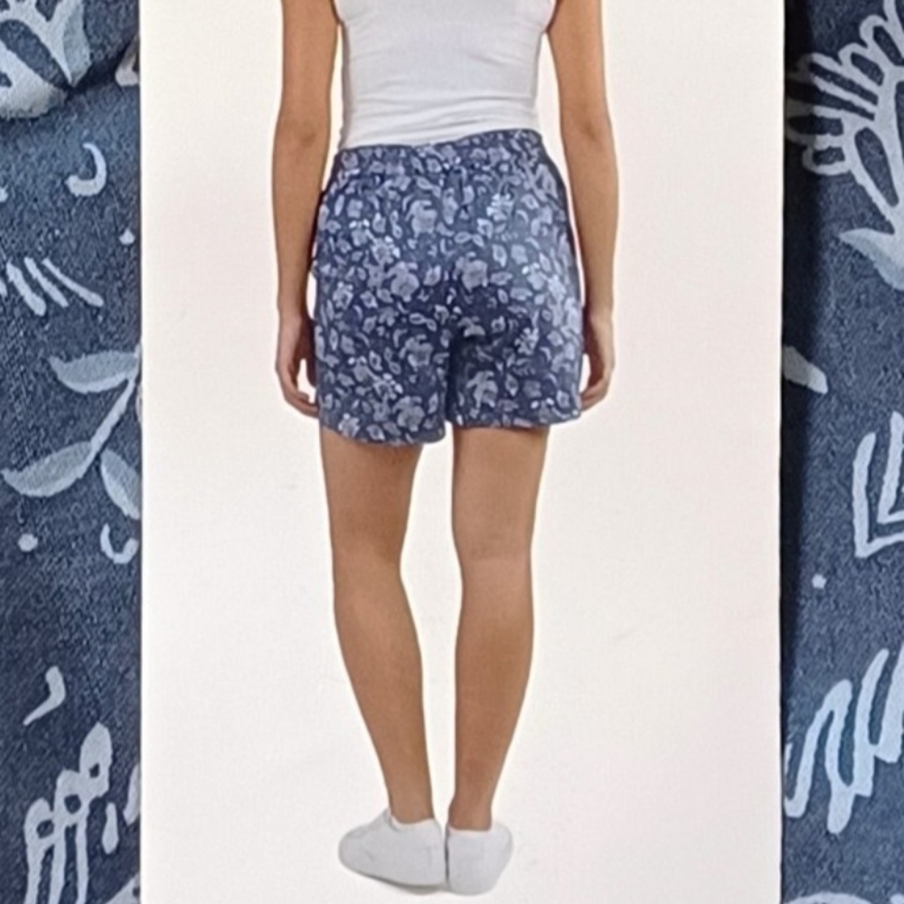 JACHS Girlfriend Navy Floral Women's Bermudas - Picture 2 of 2